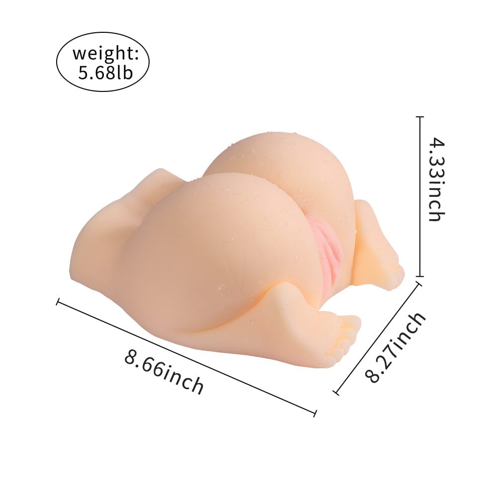 The dimensions of the adult doll are presented, with its unique pose enhancing the perception of its proportions and the thoughtfulness behind its scale